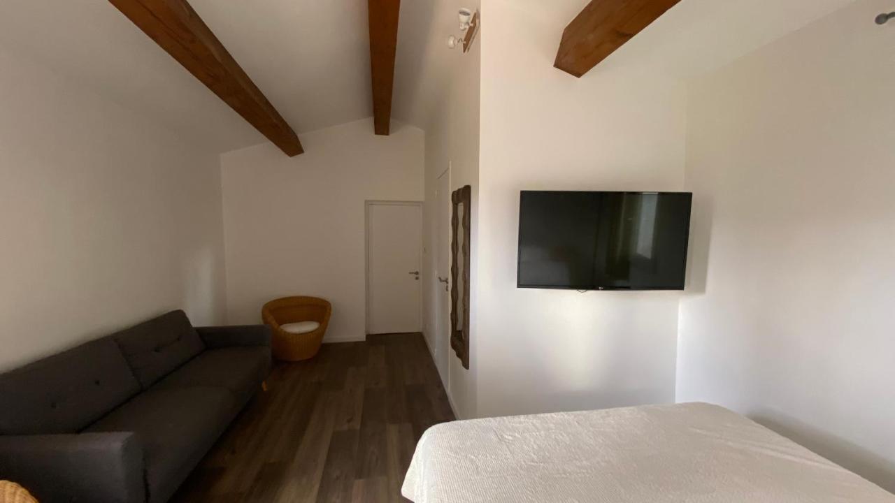 Les Magnolias Bed & Breakfast มาร์กเซย ภายนอก รูปภาพ